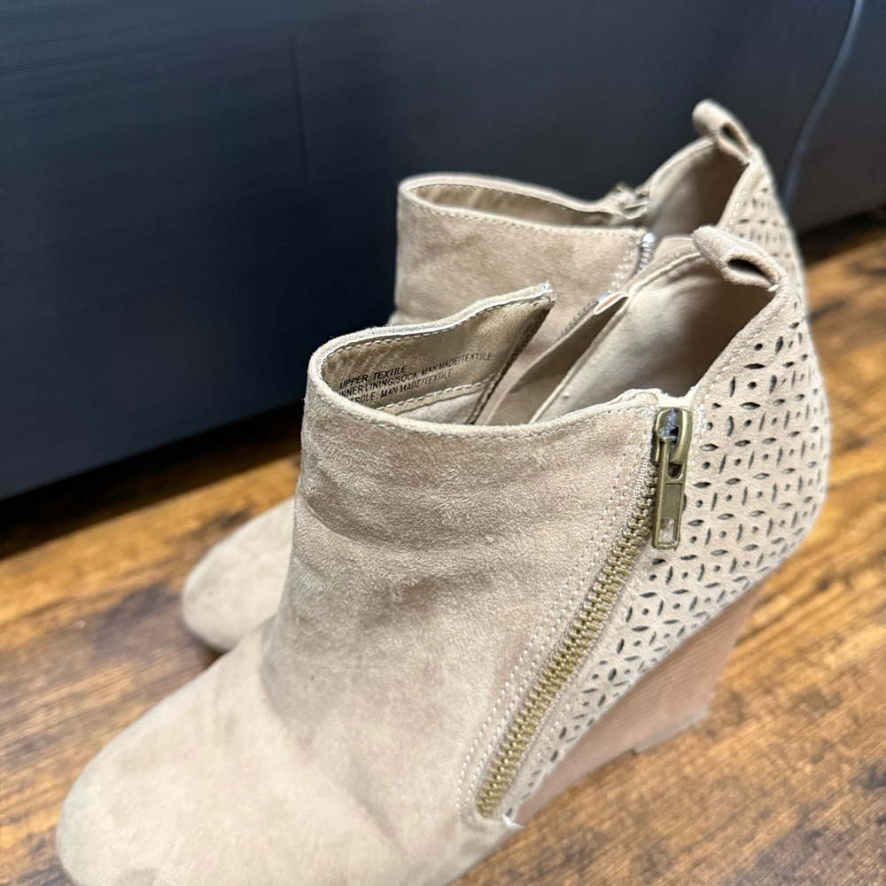 Women's Tan Suede Ankle Boots